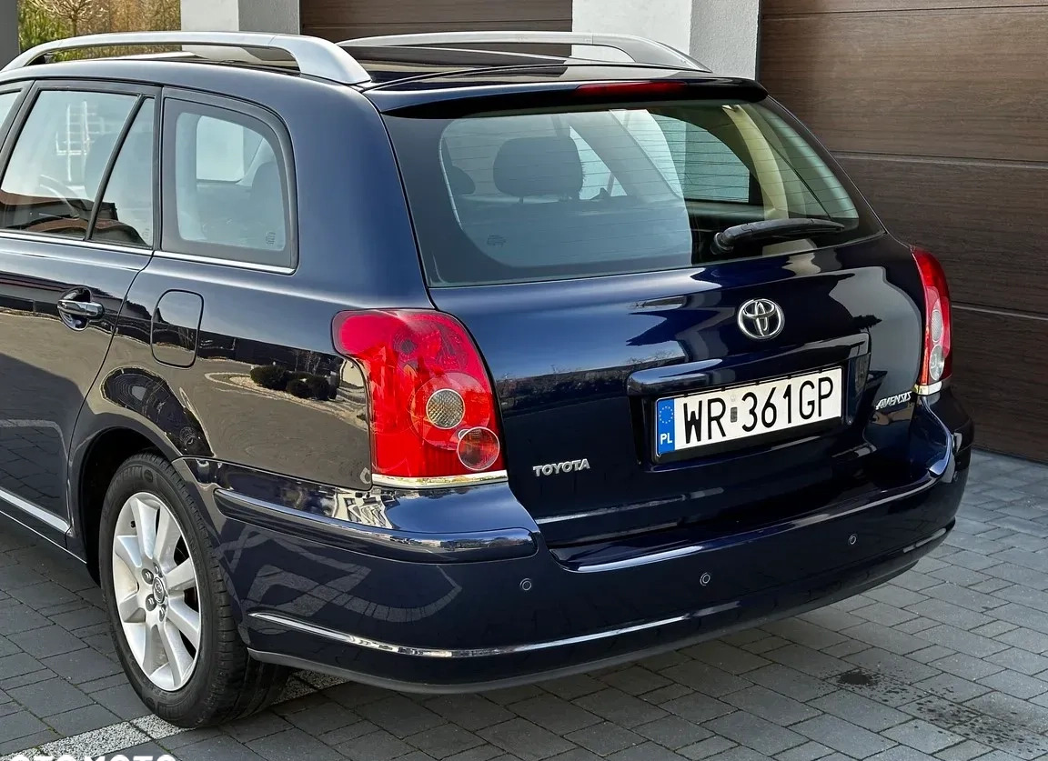 Toyota Avensis cena 18700 przebieg: 260000, rok produkcji 2006 z Radom małe 466